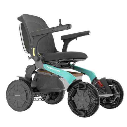 輪椅王 Robotter X60 智慧電動輪椅是一款電動輪椅，配有厚實、堅固的輪子、黑色座椅和青色裝飾，旨在增強在各種地形上的移動性。它具有扶手、靠背和先進的控制機制。