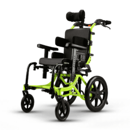 【輪椅王】 隆重介紹 KARMA FLEXX ADAPT，這是一款專為兒童設計的黑色和霓虹綠輕型手動輪椅。它具有支撐性高靠背、可調節頭枕和軟墊扶手。憑藉大後輪、小前輪以及多種舒適調節選項，它無縫陪伴您孩子的成長之旅。