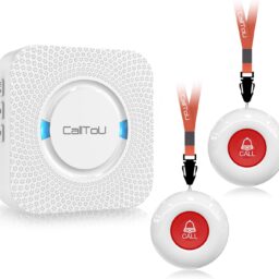 【輪椅王】 CallToU 智慧長者無線呼叫系統，具有一個接收器單元和兩個帶有紅色呼叫按鈕的呼叫按鈕吊墜。