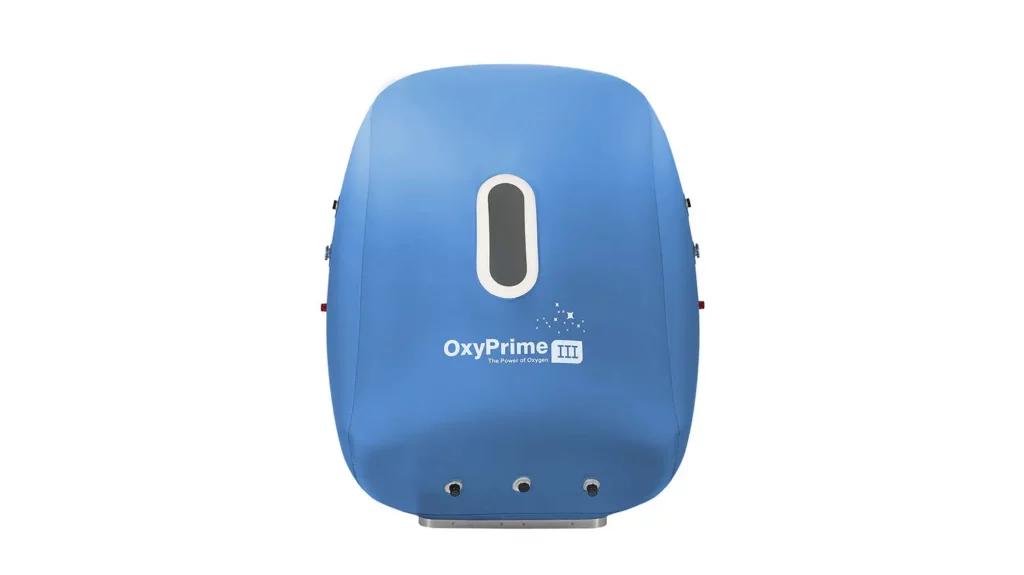 【輪椅王】 Blue OxyPrime III 制氧機側面有控制按鈕，正面有顯示屏，可兼作創新高壓氧氣艙 Ⅲ 解決方案，增強治療效果。